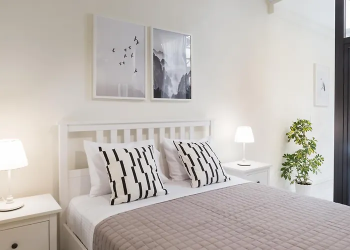 Effie's Cozy Old Town Apartment *