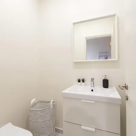 Effie's Cozy Old Town Apartment