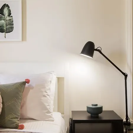 Effie's Cozy Old Town Apartment