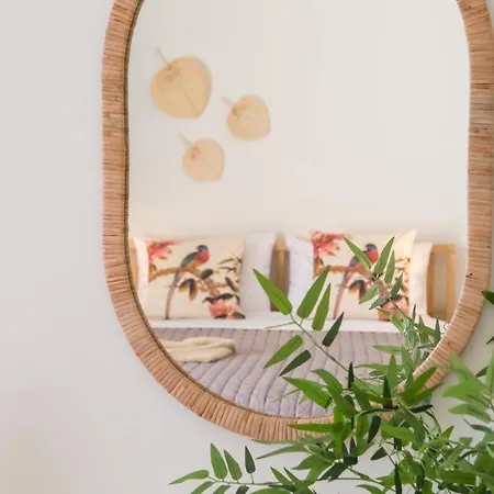 Effie's Cozy Old Town Apartment